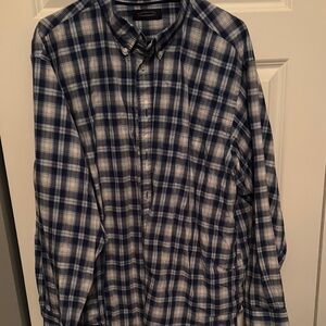 Roundtree & Yorke Casual Button Down Shirt in Purple and Blue